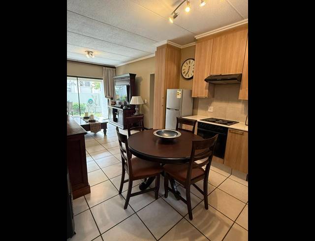 2 BEDROOM APARTMENT FOR SALE IN BRYANSTON